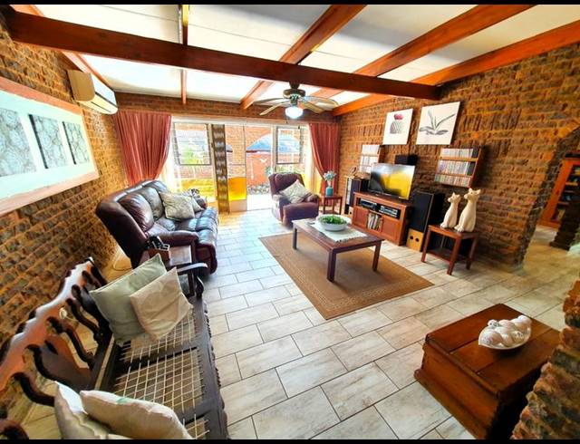 5 BEDROOM HOUSE FOR SALE IN KARENPARK